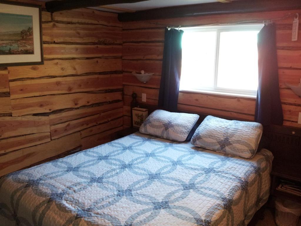 Steamboat Mountain Chalets Hotell Spillimacheen Rum bild