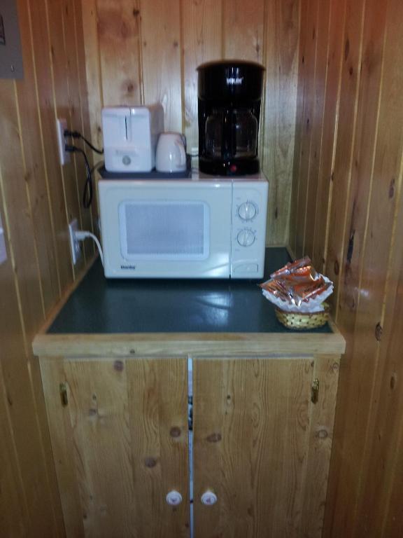 Steamboat Mountain Chalets Hotell Spillimacheen Rum bild