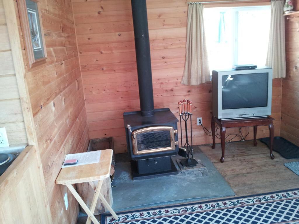 Steamboat Mountain Chalets Hotell Spillimacheen Rum bild