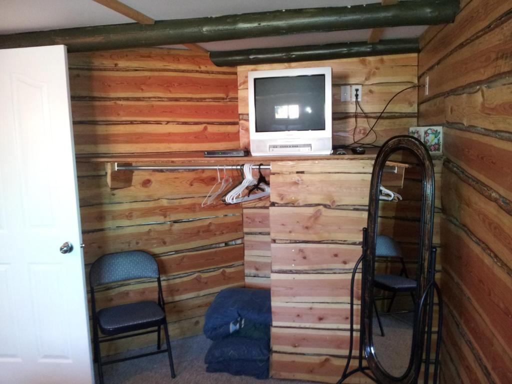 Steamboat Mountain Chalets Hotell Spillimacheen Rum bild