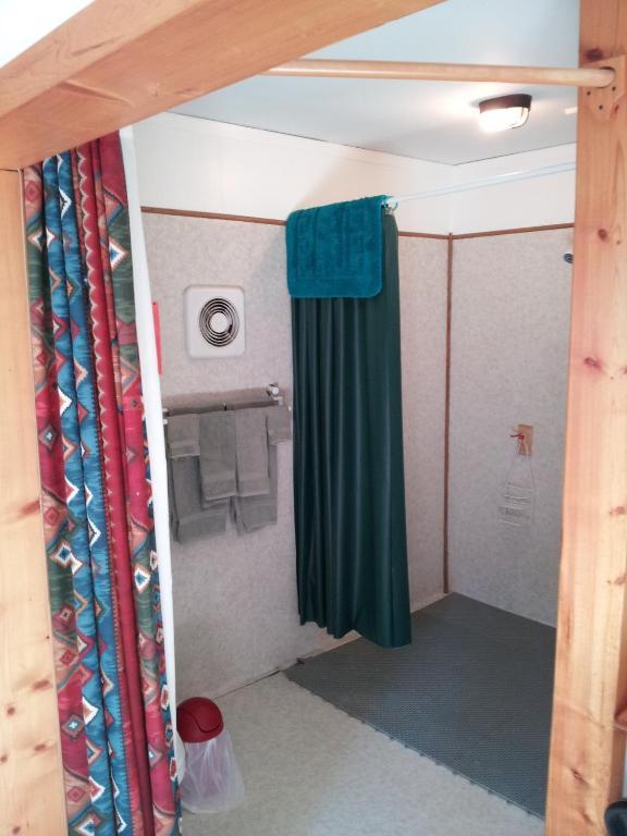Steamboat Mountain Chalets Hotell Spillimacheen Rum bild