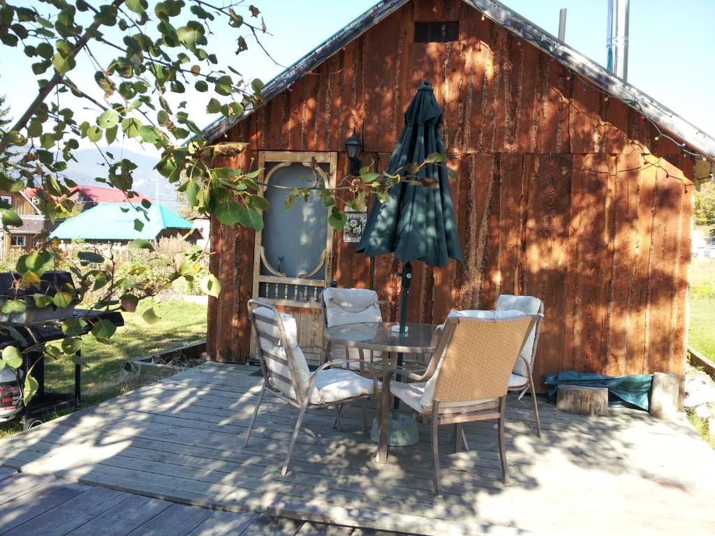 Steamboat Mountain Chalets Hotell Spillimacheen Exteriör bild