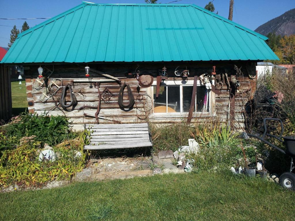 Steamboat Mountain Chalets Hotell Spillimacheen Exteriör bild